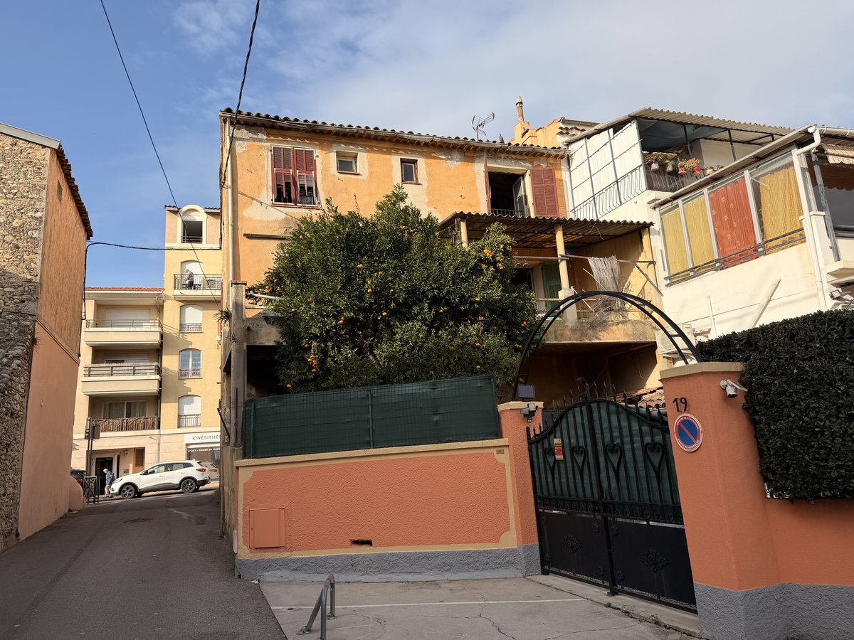 Avant façade arrière